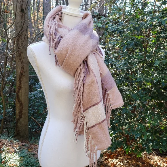 FREE PEOPLE New Oversized Blanket Scarf in Valley Plaid Pink Cream Lilac 83 x 40 - Picture 5 of 6